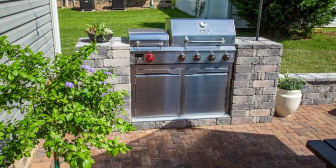 How to Build a Beautiful Grill Surround with Pavers - HomeServicesNet